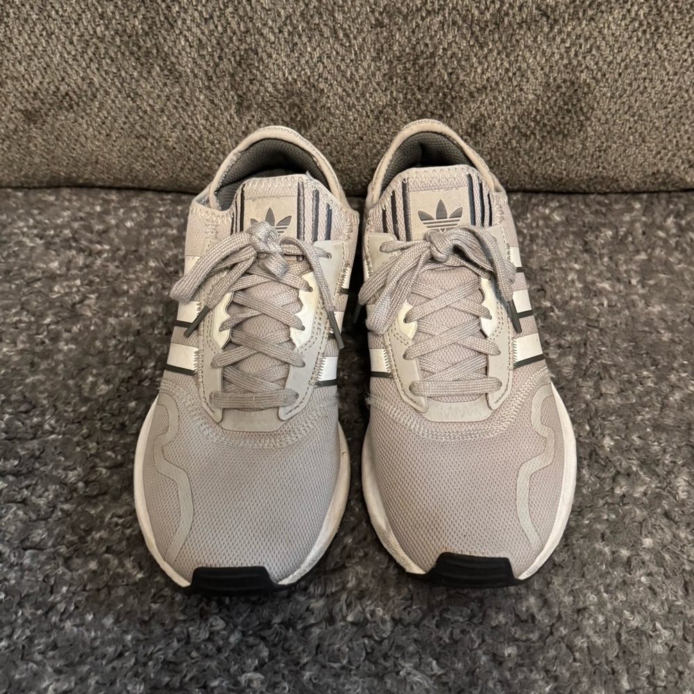 Adidas Swift Run 1.0 Men's Light Gray Sneakers